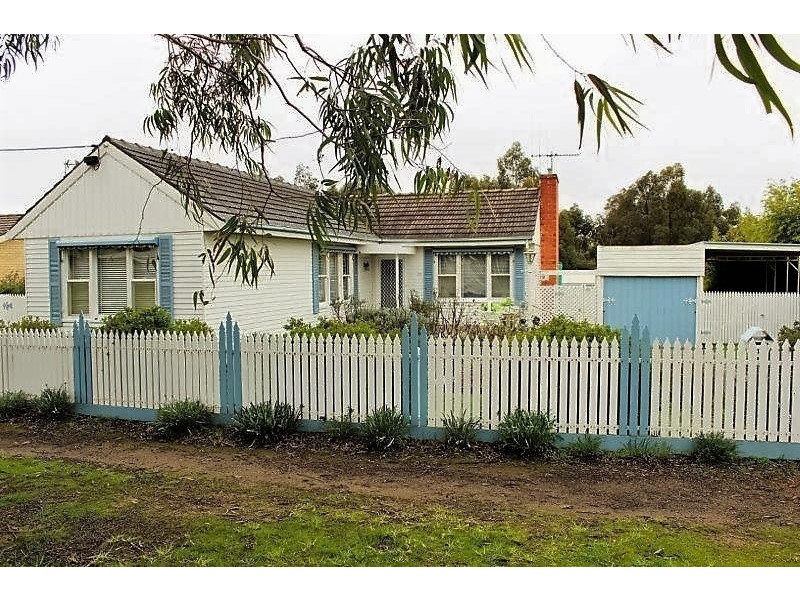19 MacDougall Road, Golden Square VIC 3555