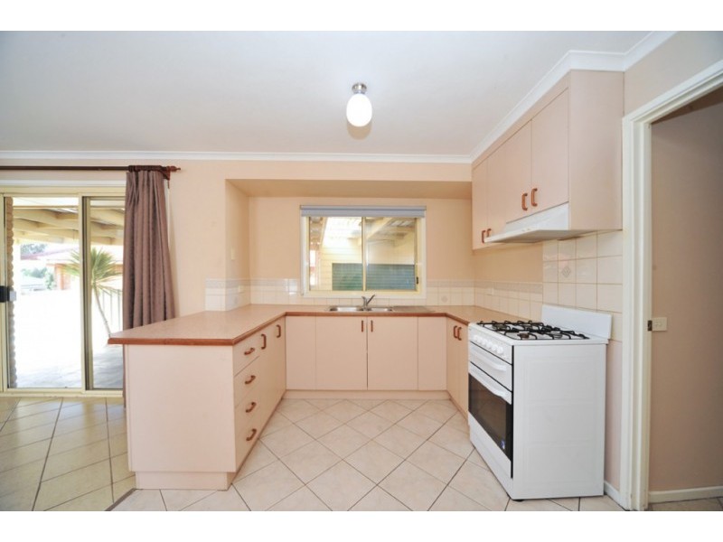 9 Pattison Drive, Kangaroo Flat VIC 3555