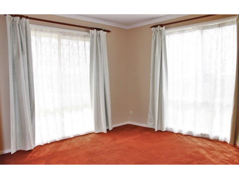 9 Pattison Drive, Kangaroo Flat VIC 3555