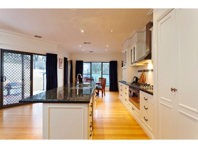 6 Hansa Court, Kangaroo Flat VIC 3555