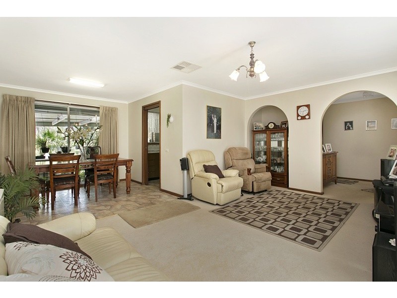 17 Ray Street, Castlemaine VIC 3450