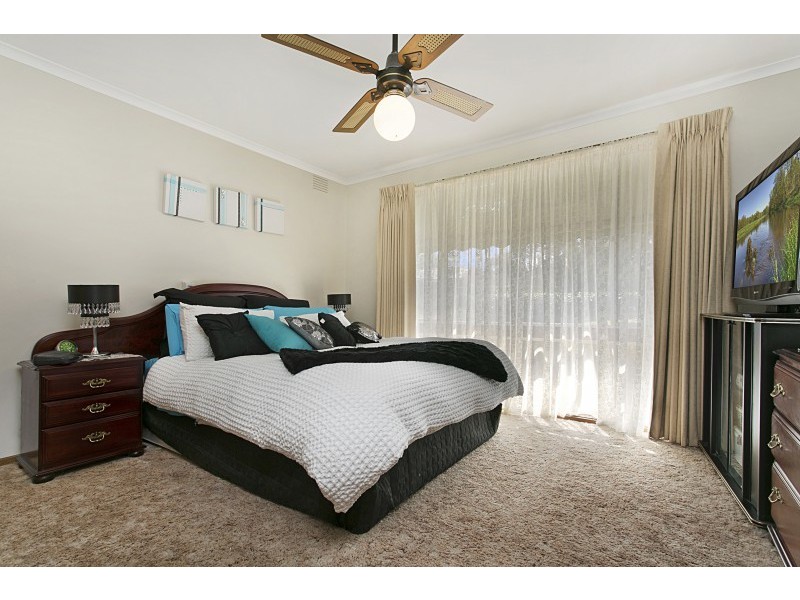 17 Ray Street, Castlemaine VIC 3450