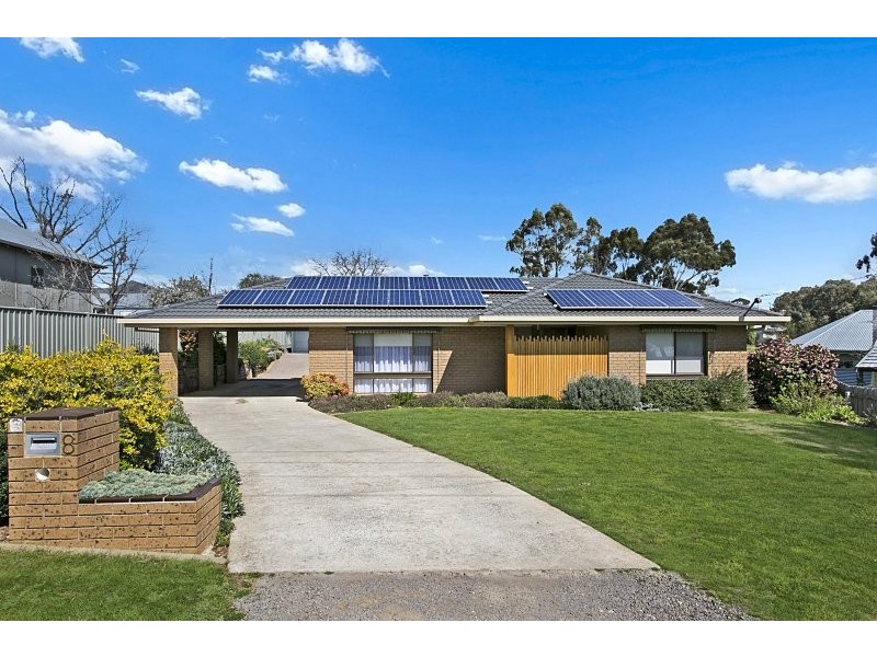 8 Landseer Street, Castlemaine VIC 3450