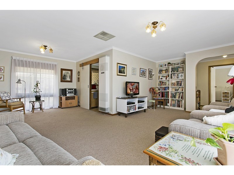 8 Landseer Street, Castlemaine VIC 3450