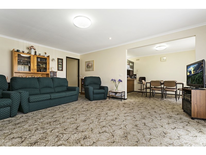 3 Clarence Avenue, Kennington VIC 3550