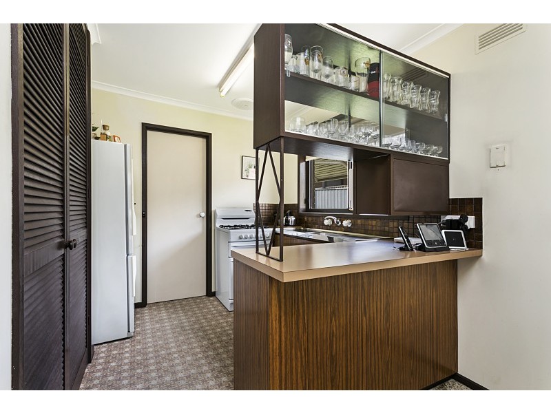 3 Clarence Avenue, Kennington VIC 3550