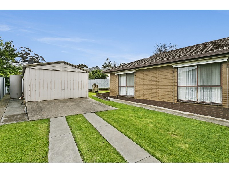 3 Clarence Avenue, Kennington VIC 3550