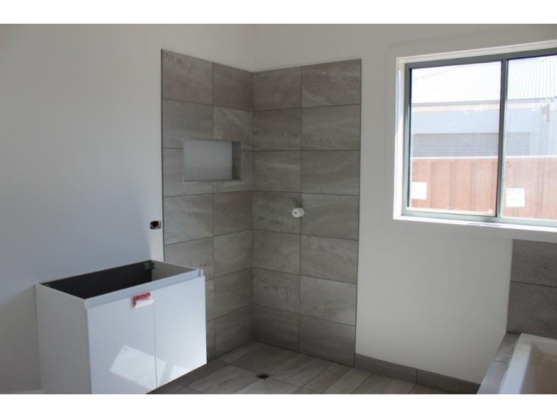 498A High Street, Golden Square VIC 3555