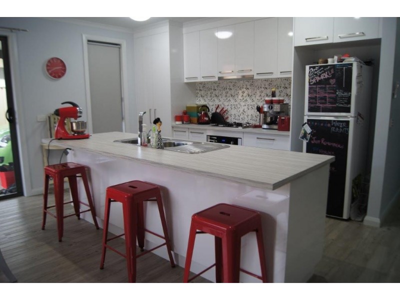 1 Clarcol Crescent North, Kangaroo Flat VIC 3555