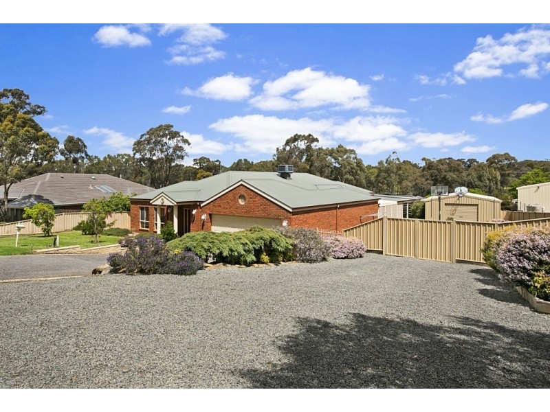 13 Kawana Drive, Maiden Gully VIC 3551