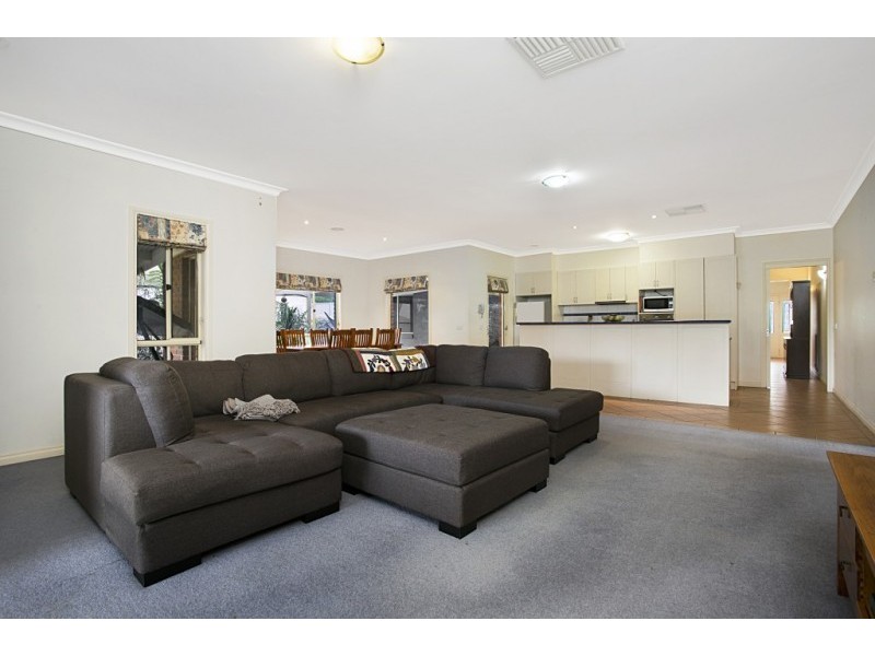 13 Kawana Drive, Maiden Gully VIC 3551