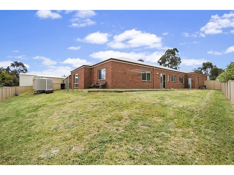 13 Kawana Drive, Maiden Gully VIC 3551