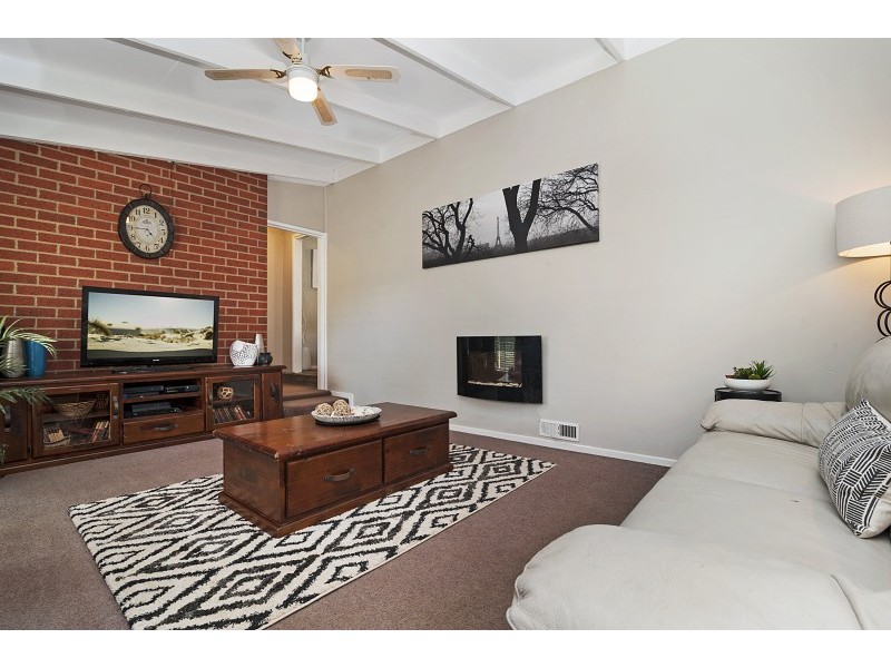 101 Crusoe Road, Kangaroo Flat VIC 3555