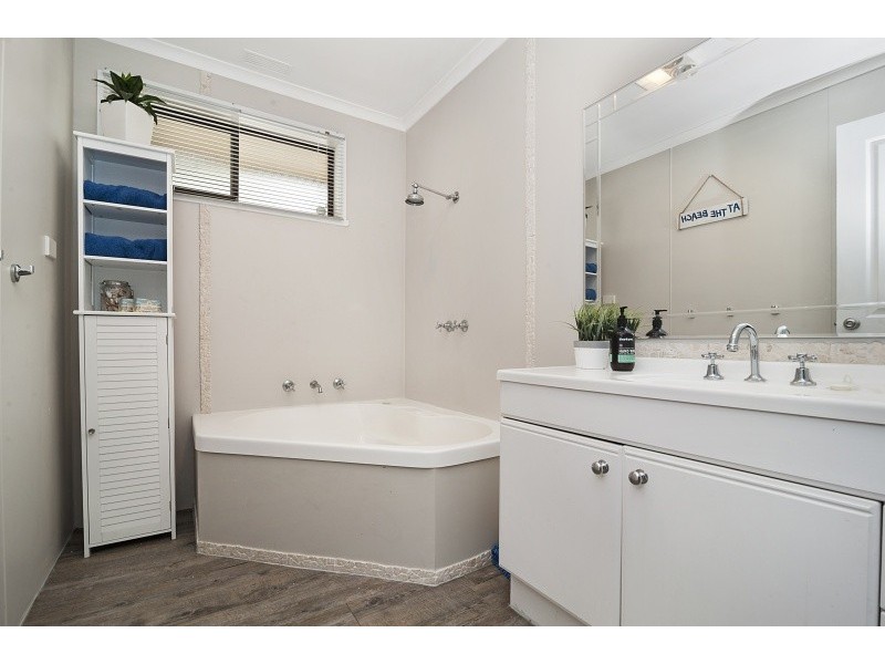 101 Crusoe Road, Kangaroo Flat VIC 3555