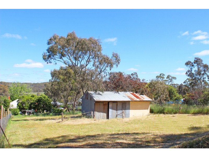 25 Barker Street, Harcourt VIC 3453