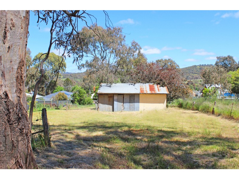 25 Barker Street, Harcourt VIC 3453