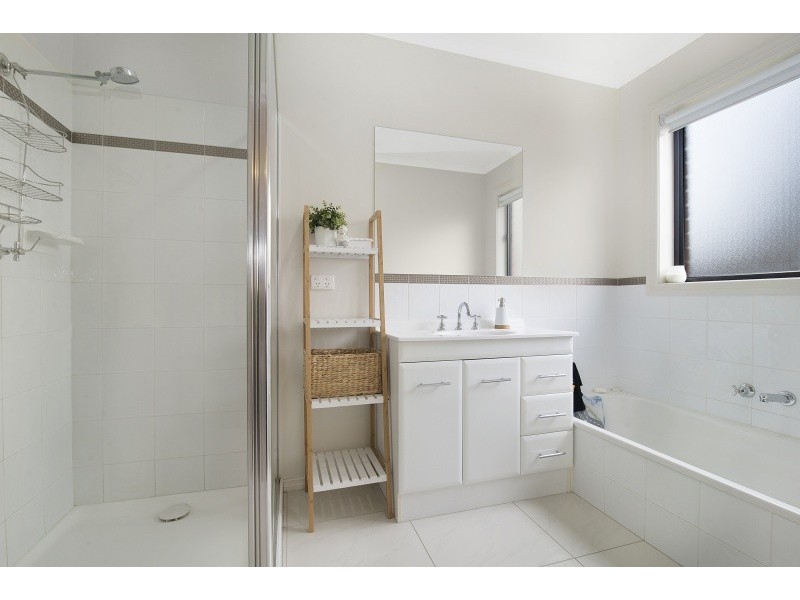 2/8B Elwood Street, Golden Square VIC 3555