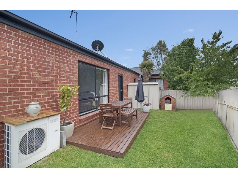 2/8B Elwood Street, Golden Square VIC 3555