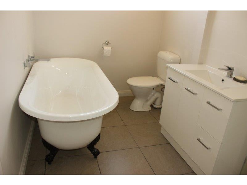 360 Eaglehawk Road, California Gully VIC 3556