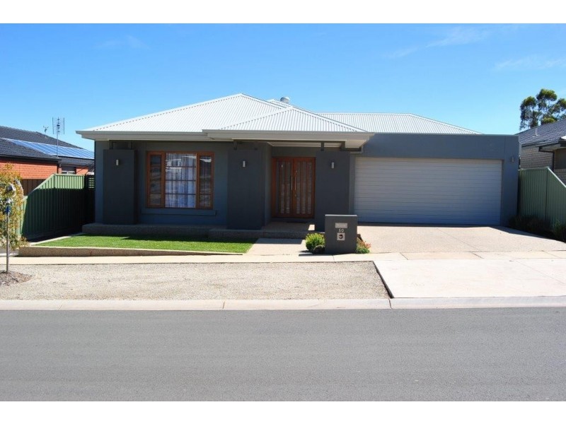 50 Janelle Drive, Maiden Gully VIC 3551