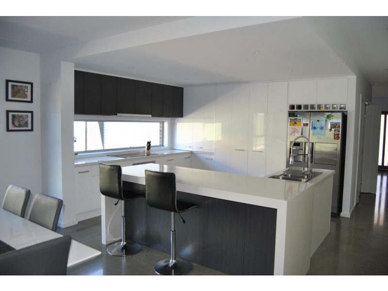 50 Janelle Drive, Maiden Gully VIC 3551