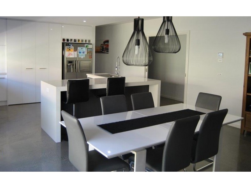 50 Janelle Drive, Maiden Gully VIC 3551