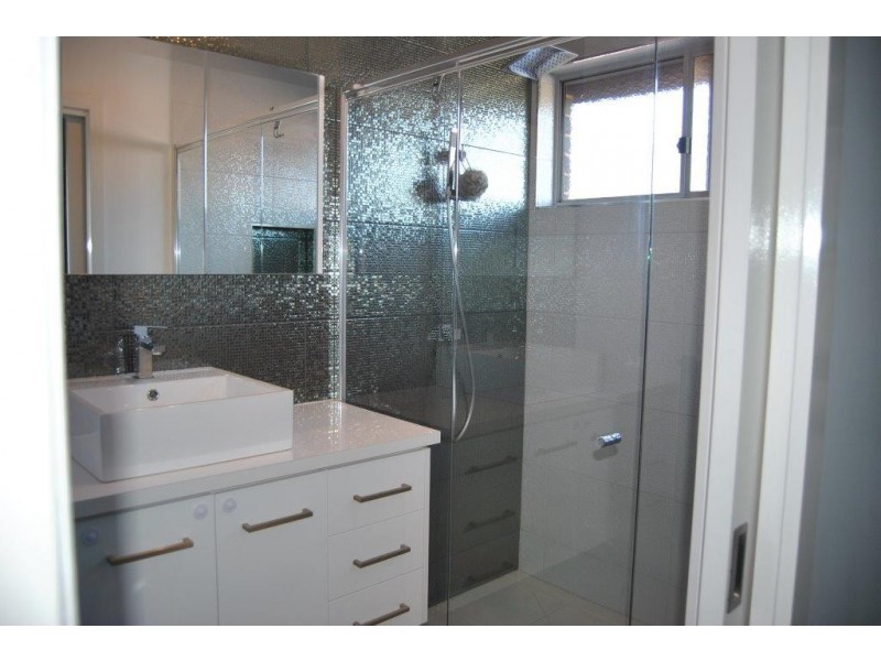 50 Janelle Drive, Maiden Gully VIC 3551