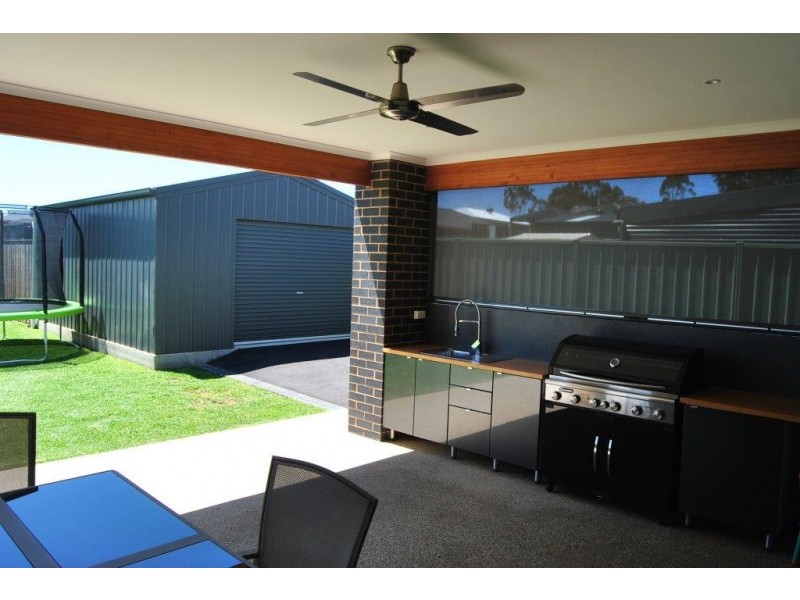 50 Janelle Drive, Maiden Gully VIC 3551