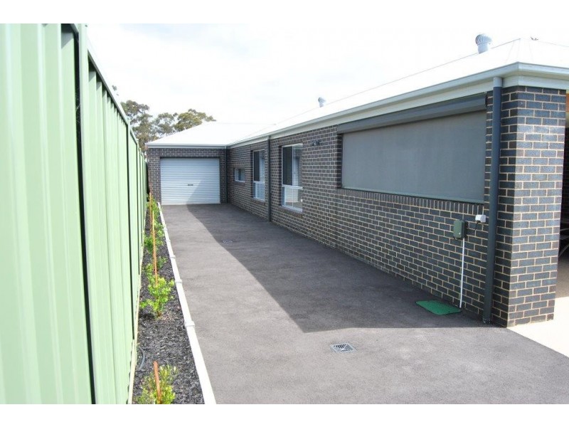 50 Janelle Drive, Maiden Gully VIC 3551