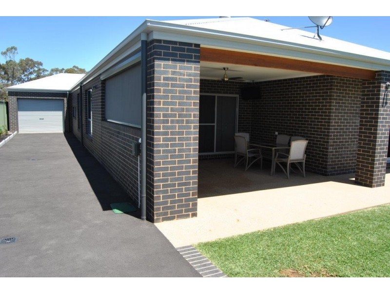 50 Janelle Drive, Maiden Gully VIC 3551