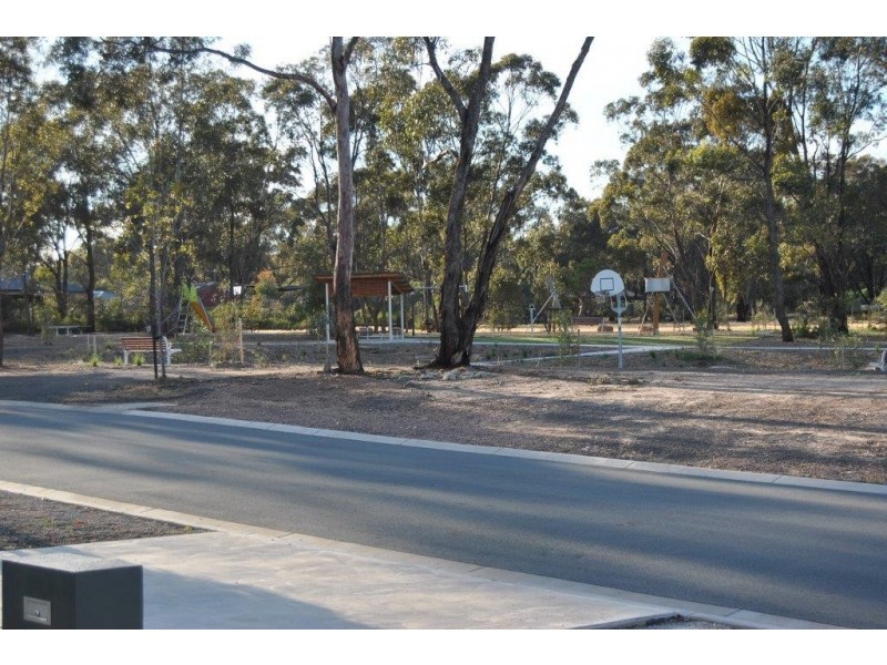 50 Janelle Drive, Maiden Gully VIC 3551