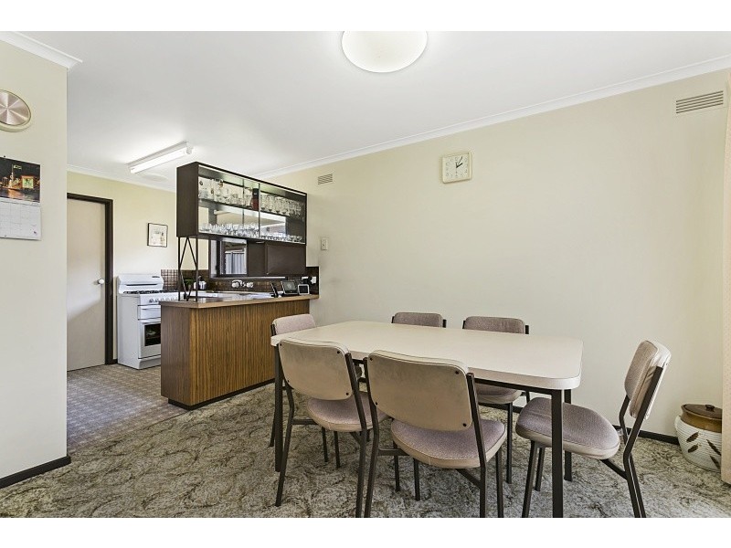 3 Clarence Avenue, Kennington VIC 3550