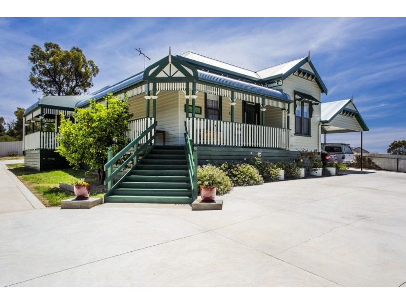 64 Sparrowhawk Road, West Bendigo VIC 3550