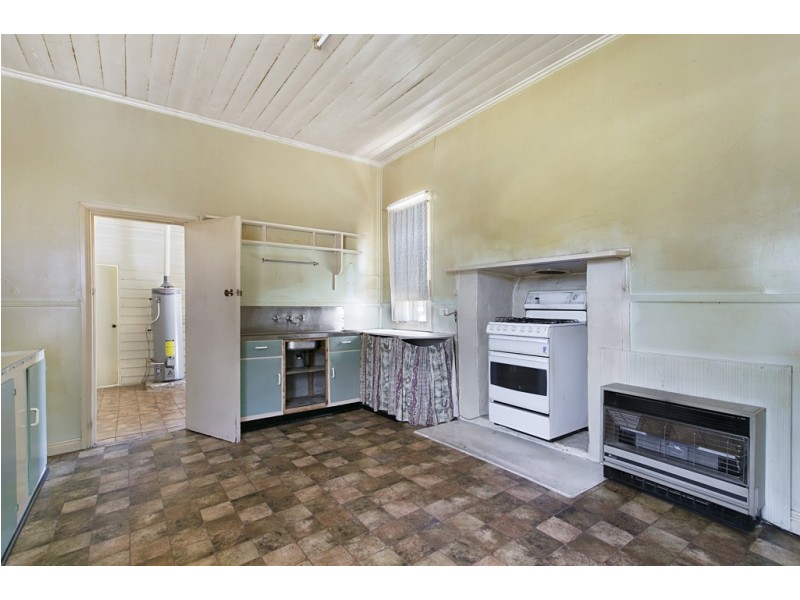 120 Eaglehawk Road, Long Gully VIC 3550