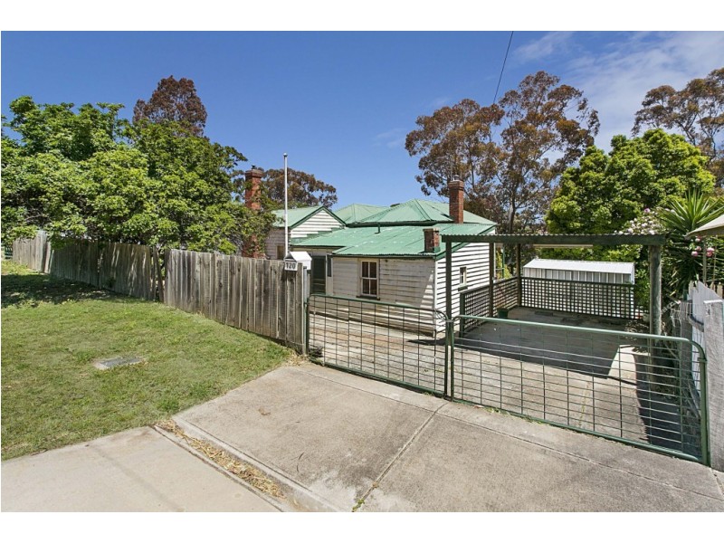 120 Eaglehawk Road, Long Gully VIC 3550