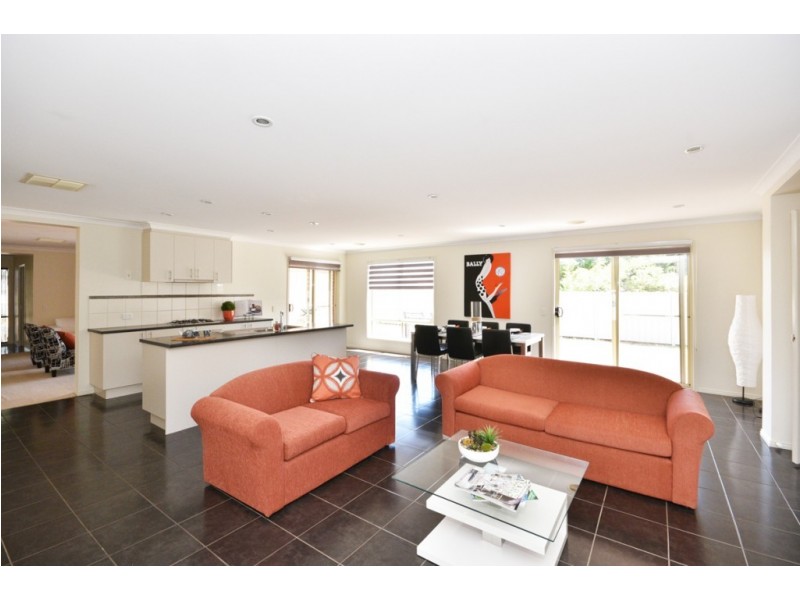 12 Wattle Court, Epsom VIC 3551