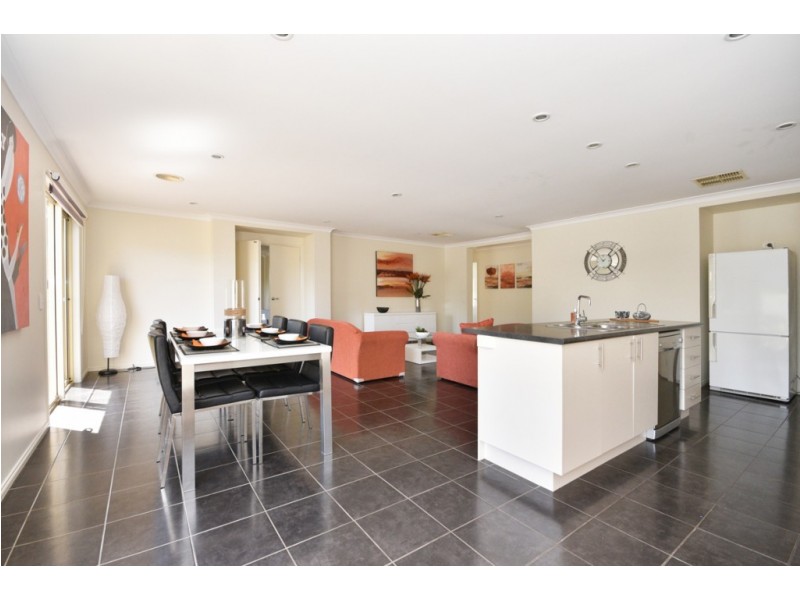 12 Wattle Court, Epsom VIC 3551