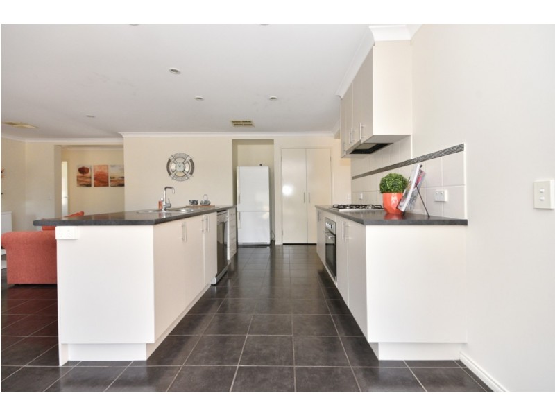 12 Wattle Court, Epsom VIC 3551