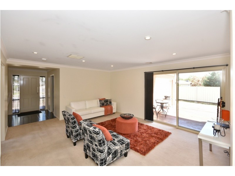 12 Wattle Court, Epsom VIC 3551