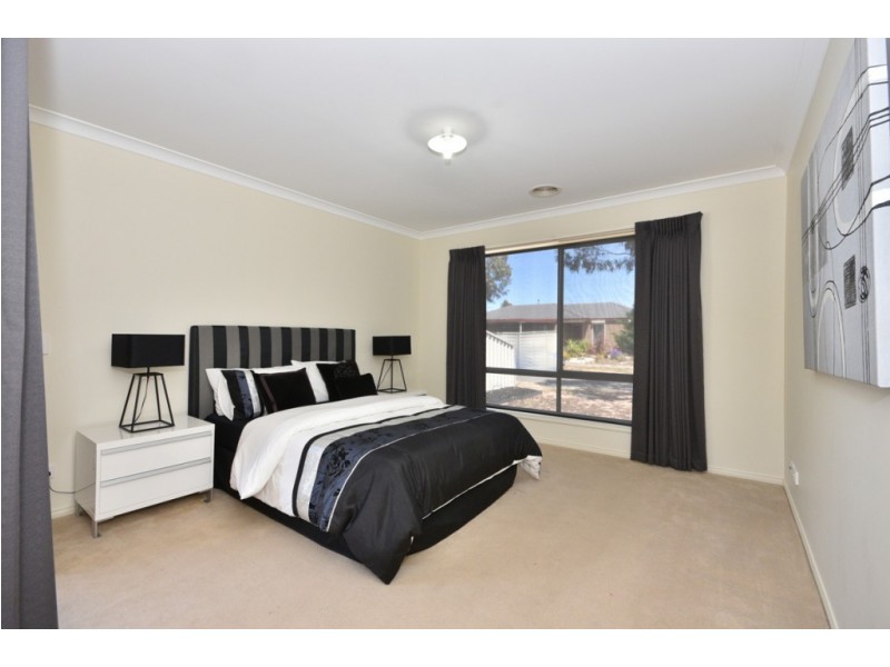 12 Wattle Court, Epsom VIC 3551