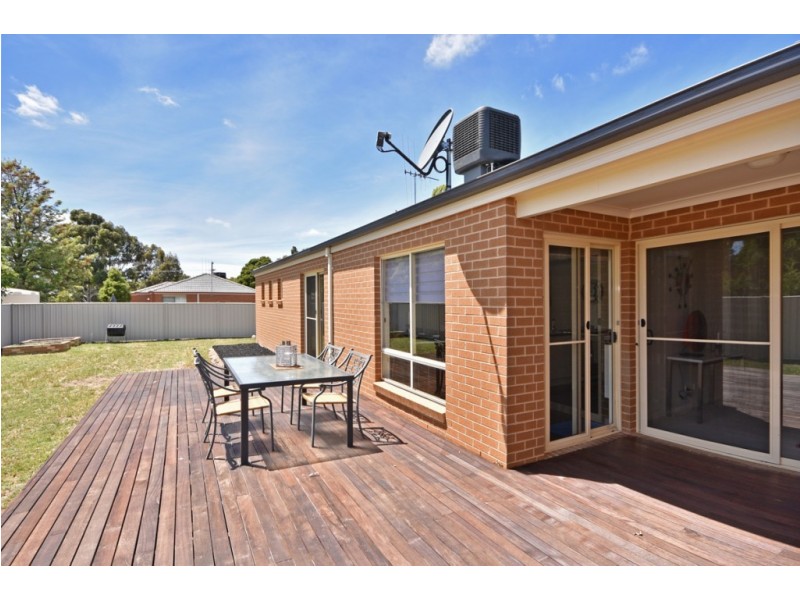 12 Wattle Court, Epsom VIC 3551