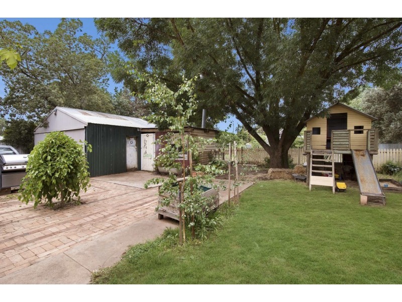 26 Railway Place, Elmore VIC 3558