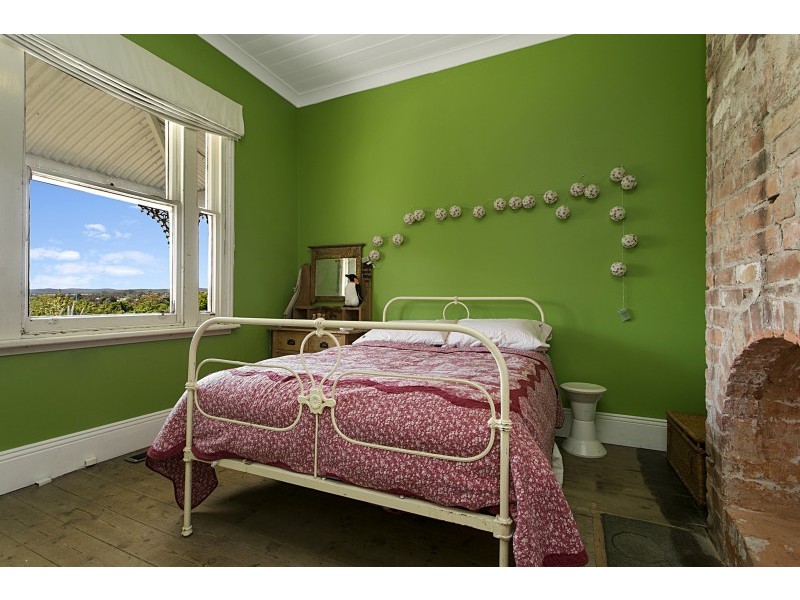 61 Farnsworth Street, Castlemaine VIC 3450