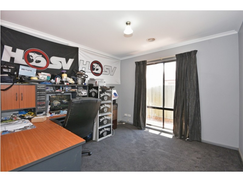 15 St George Park Drive, Kangaroo Flat VIC 3555