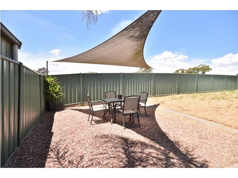 15 St George Park Drive, Kangaroo Flat VIC 3555