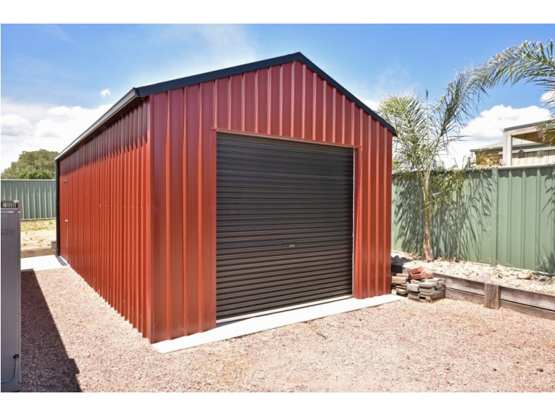 15 St George Park Drive, Kangaroo Flat VIC 3555