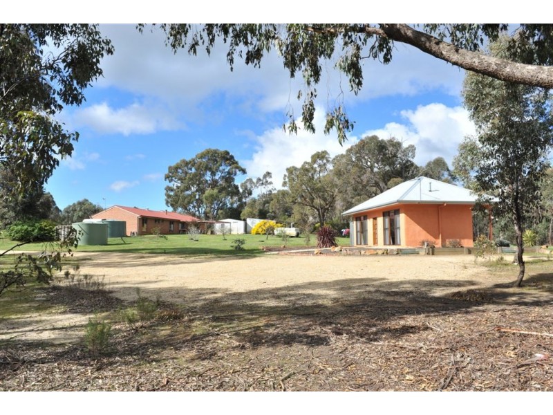 151 Congdon Road, Barkers Creek VIC 3451