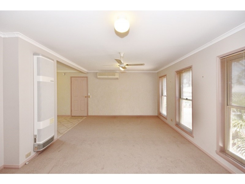 2/94 Browning Street, Kangaroo Flat VIC 3555