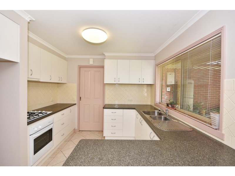 2/94 Browning Street, Kangaroo Flat VIC 3555