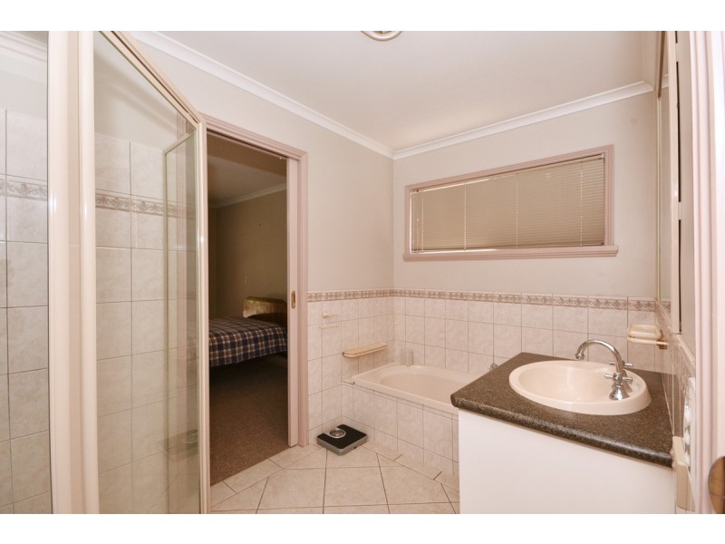 2/94 Browning Street, Kangaroo Flat VIC 3555